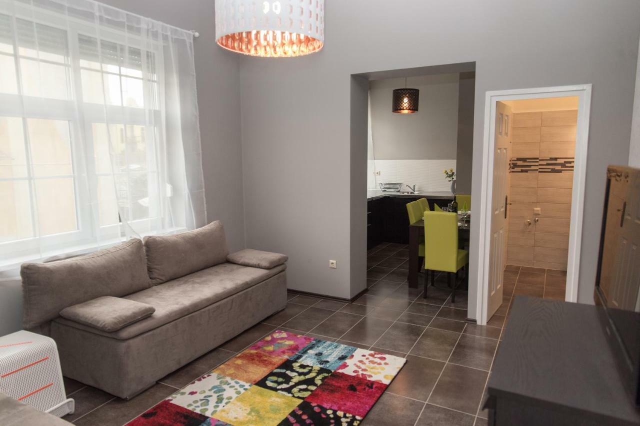 Deakvilla37 Apartman Eger Eksteriør bilde