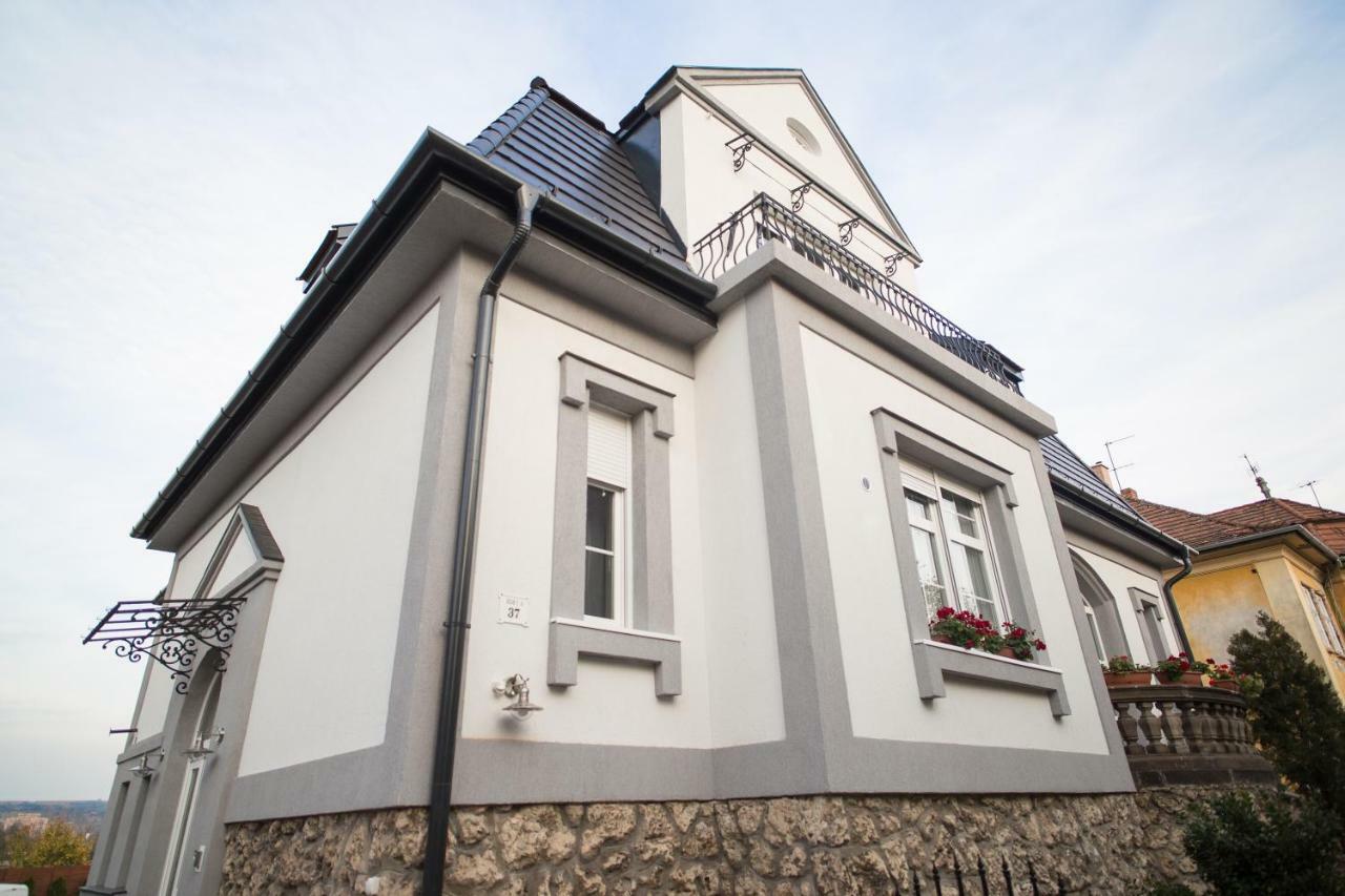 Deakvilla37 Apartman Eger Eksteriør bilde